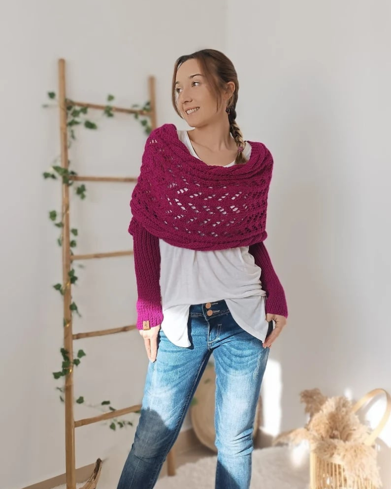 Knitted Spirit - Scarf with sleeves