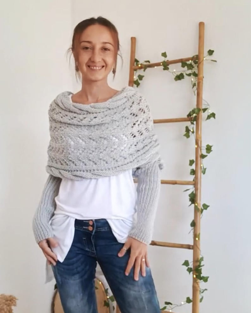 Knitted Spirit - Scarf with sleeves