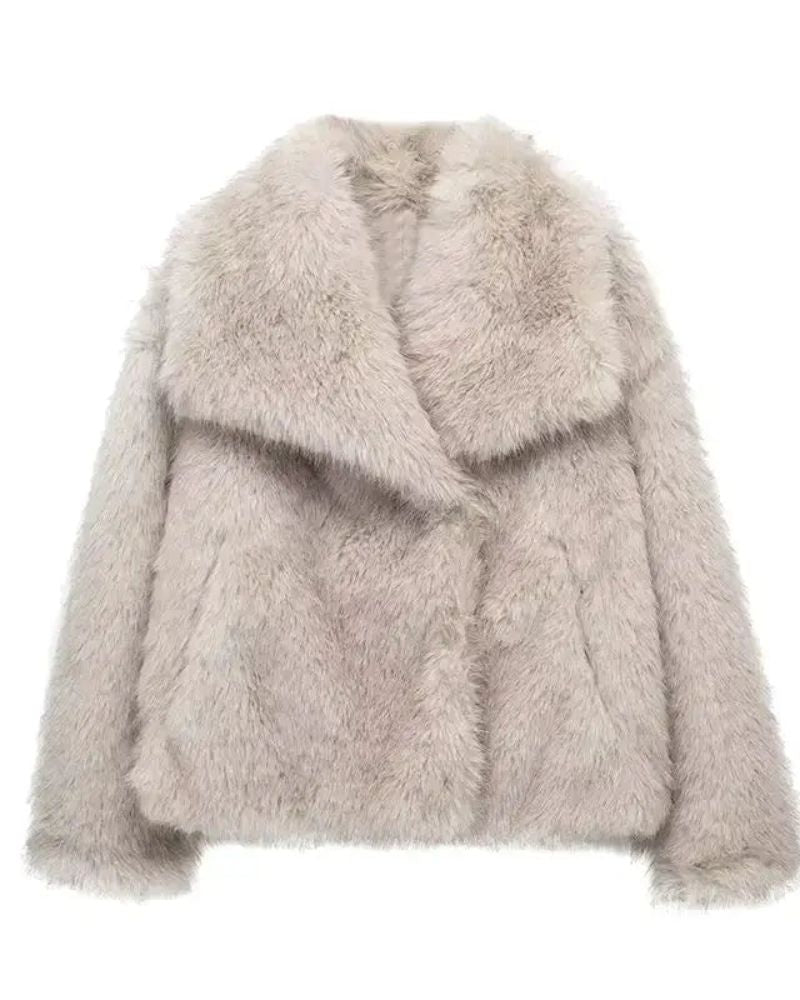 MACY - Stylish Fur Coat