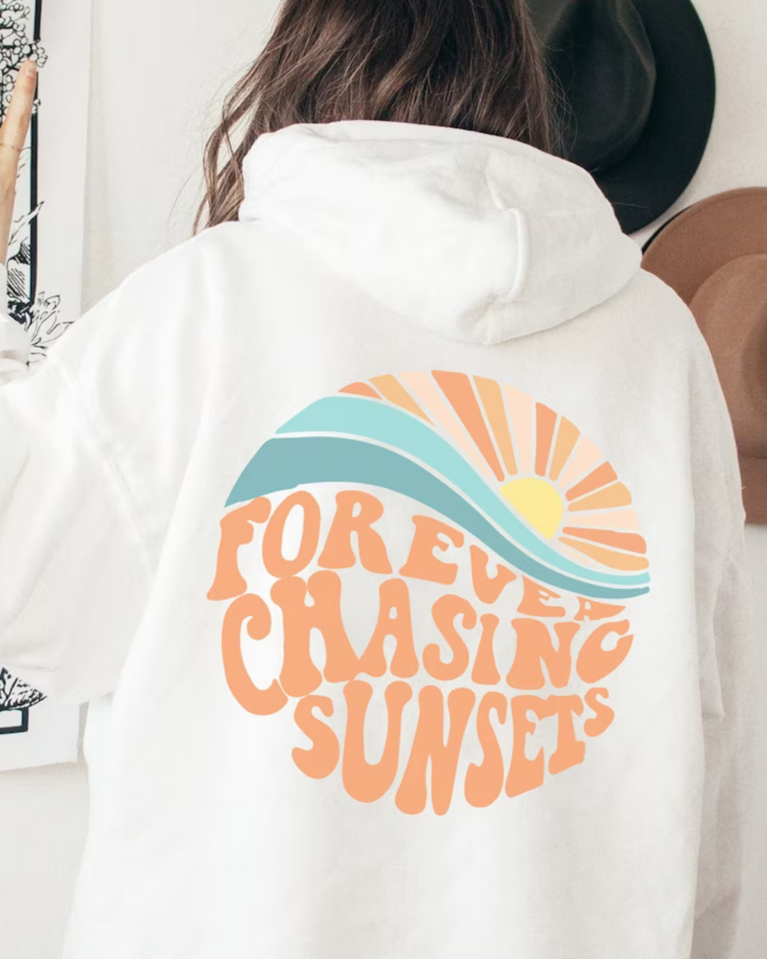 Kira -  Stylish Hoodie "Forever chasing sunsets"